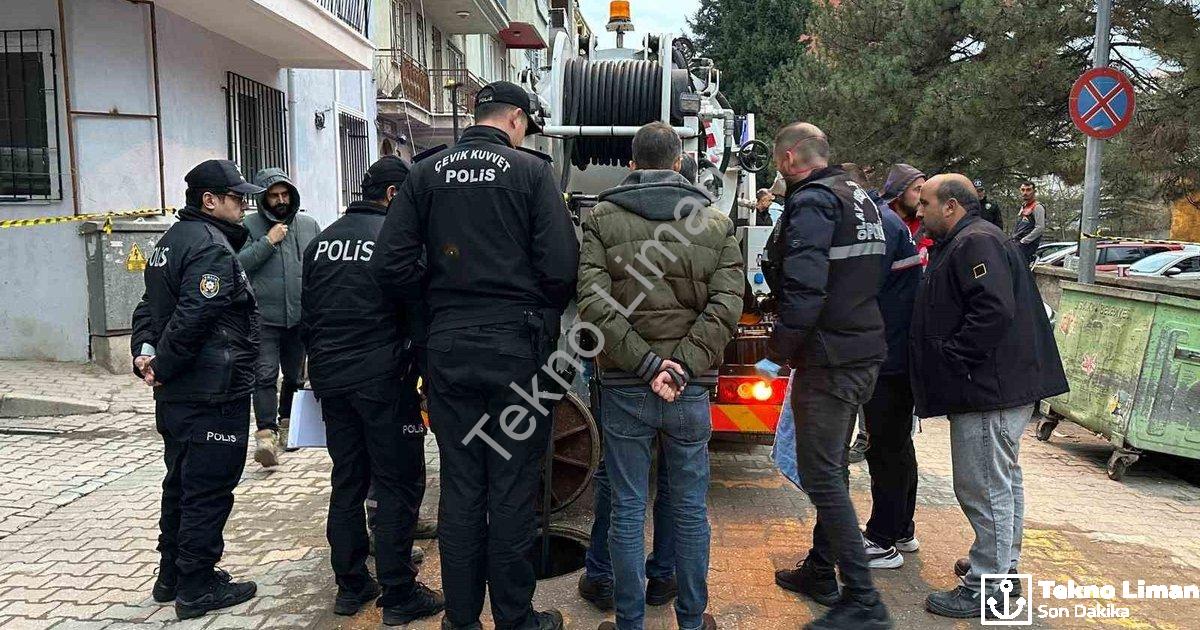 "Uşak'ta Kanalizasyon Çalışmasında Kan Donduran Olay: Cenin Bulundu" başlıklı haber için fotorealist